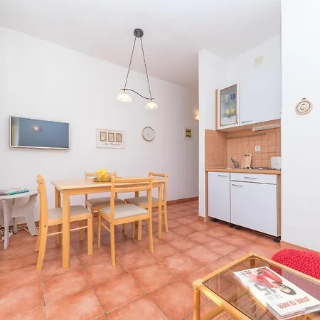 Daire One-bedroom In Vinišće
