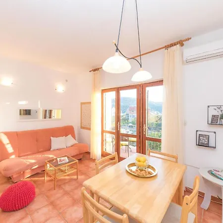 One-bedroom In Daire Vinišće